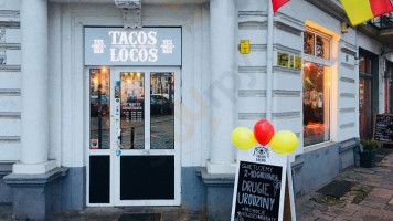 Tacos Locos outside